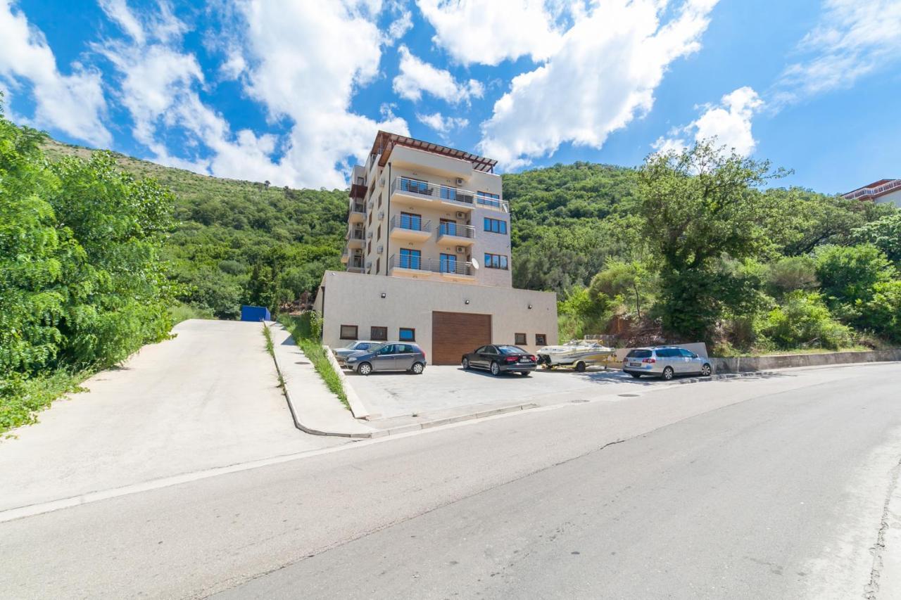 Welcome Apartments Petrovac Luaran gambar